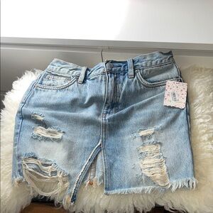 We the Free ] Size 24 NWT ] Distressed Denim Shorts Skirt
